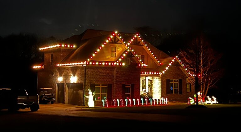 Best Residential Christmas Lighting Installation in Nashville TN